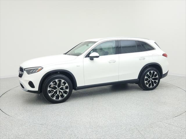 Photo of 2025 Polar White Mercedes-Benz GLC 350e