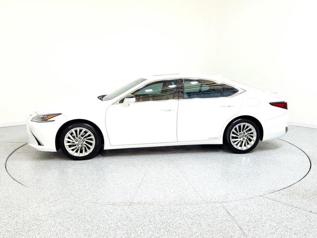 Photo of 2021 Eminent White Pearl Lexus ES 300h