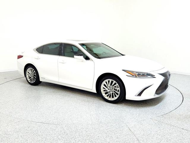 Photo of 2021 Eminent White Pearl Lexus ES 300h