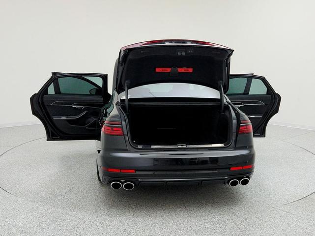 Photo of 2025 Mythos Black Metallic Audi S8