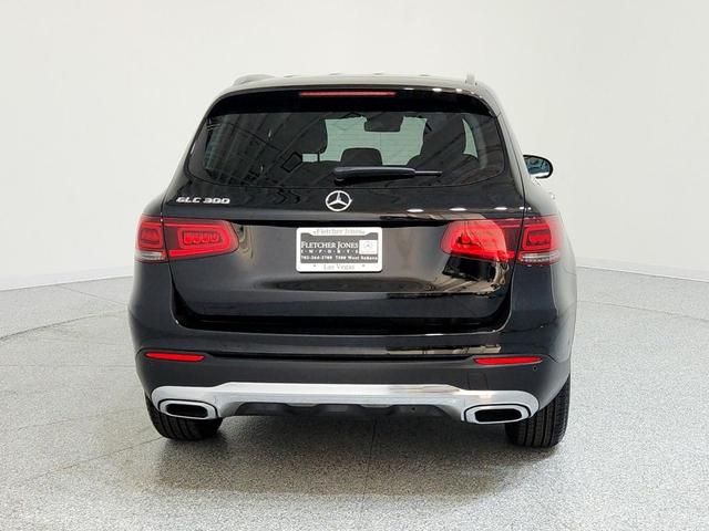 Photo of 2022 Black Mercedes-Benz GLC 300