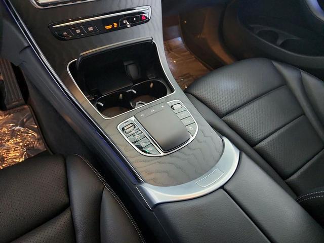 Photo of 2022 Black Mercedes-Benz GLC 300