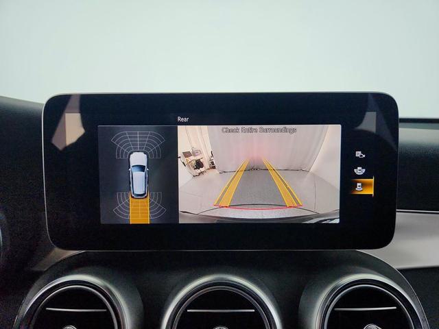 Photo of 2022 Black Mercedes-Benz GLC 300