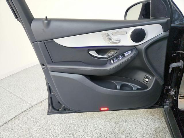 Photo of 2022 Black Mercedes-Benz GLC 300
