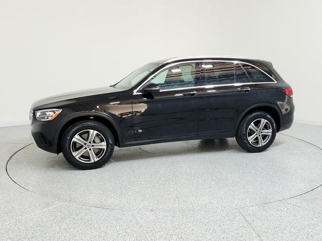 Photo of 2022 Black Mercedes-Benz GLC 300