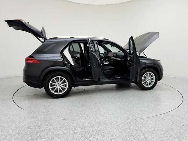 Photo of 2024 Obsidian Black Metallic Mercedes-Benz GLE 450