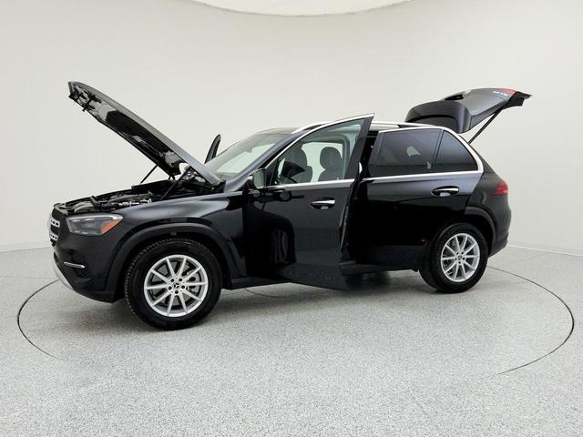 Photo of 2024 Obsidian Black Metallic Mercedes-Benz GLE 450