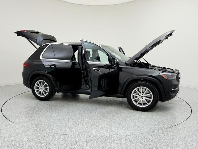 Photo of 2024 Obsidian Black Metallic Mercedes-Benz GLE 450