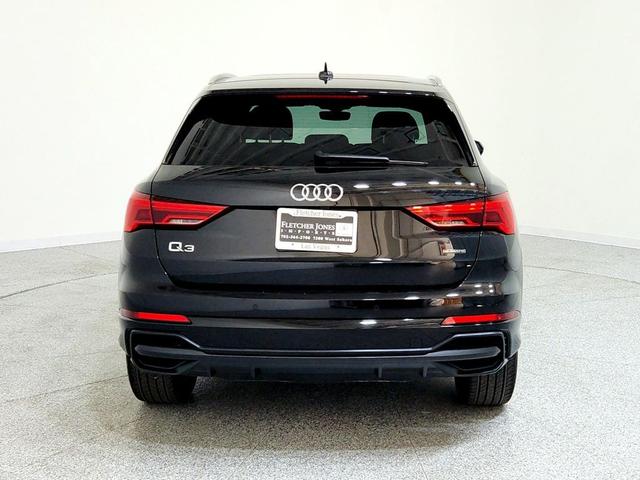 Photo of 2022 Mythos Black Metallic Audi Q3