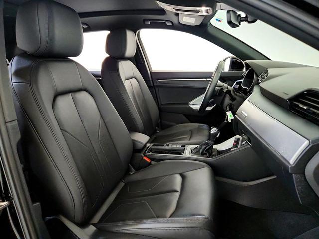 Photo of 2022 Mythos Black Metallic Audi Q3