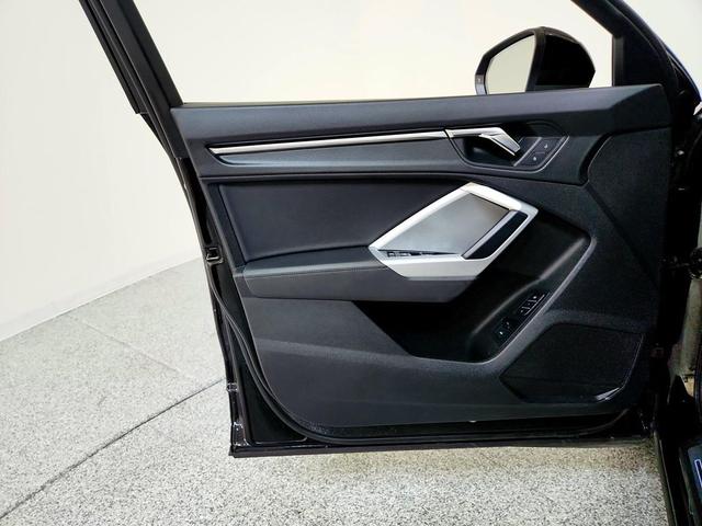 Photo of 2022 Mythos Black Metallic Audi Q3
