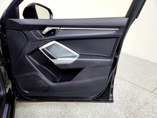 Photo of 2022 Mythos Black Metallic Audi Q3