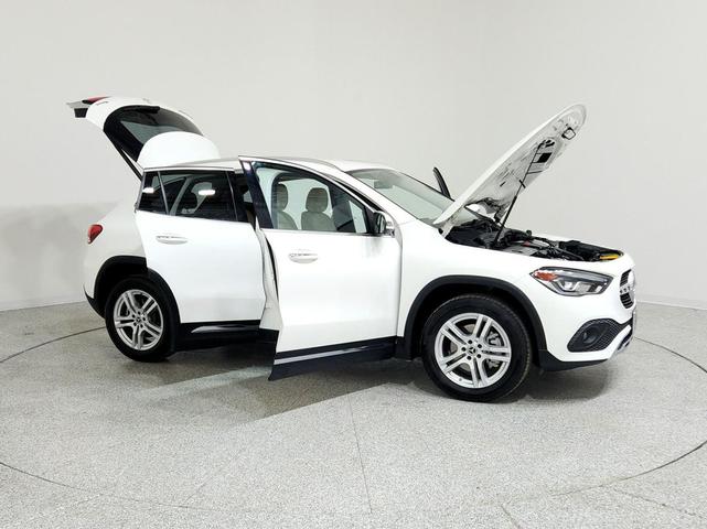 Photo of 2022 Polar White Mercedes-Benz GLA 250