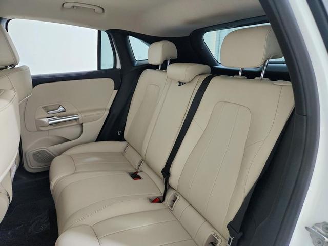 Photo of 2022 Polar White Mercedes-Benz GLA 250