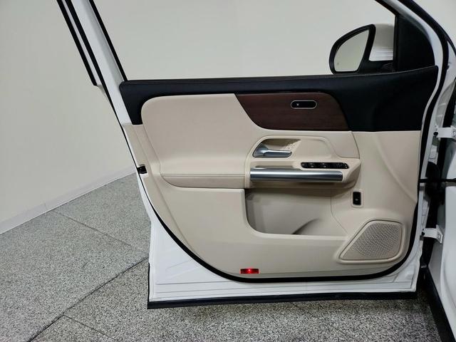 Photo of 2022 Polar White Mercedes-Benz GLA 250