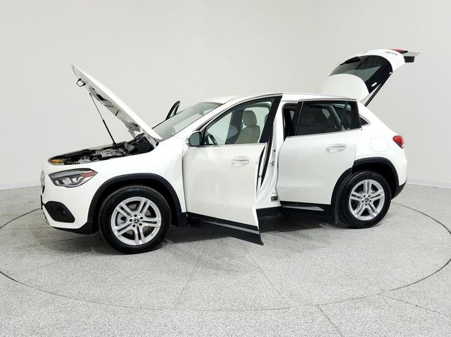 Photo of 2022 Polar White Mercedes-Benz GLA 250
