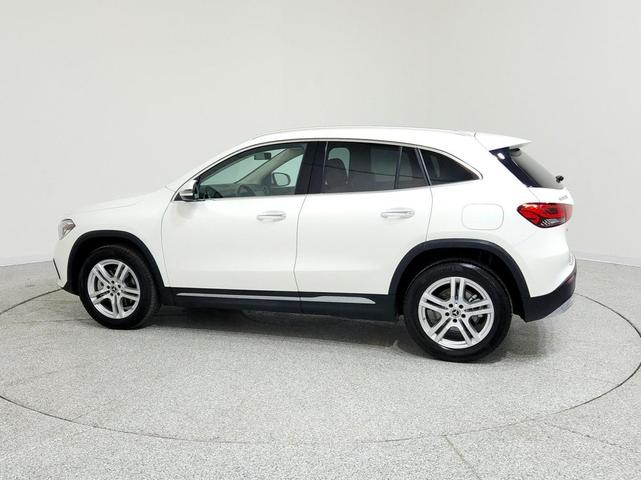 Photo of 2022 Polar White Mercedes-Benz GLA 250