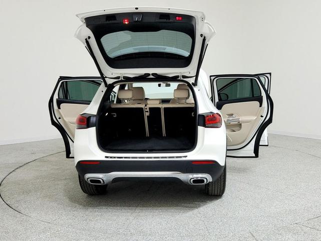 Photo of 2022 Polar White Mercedes-Benz GLA 250