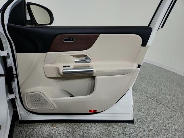 Photo of 2022 Polar White Mercedes-Benz GLA 250