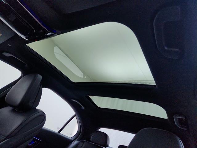Photo of 2024 Polar White Mercedes-Benz C-Class
