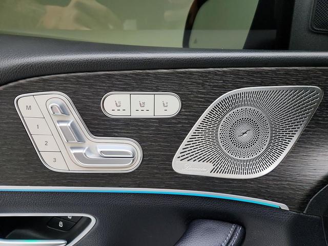 Photo of 2023 Black Mercedes-Benz GLE 350