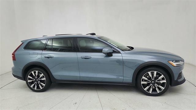 2022 Volvo V60 Cross Country