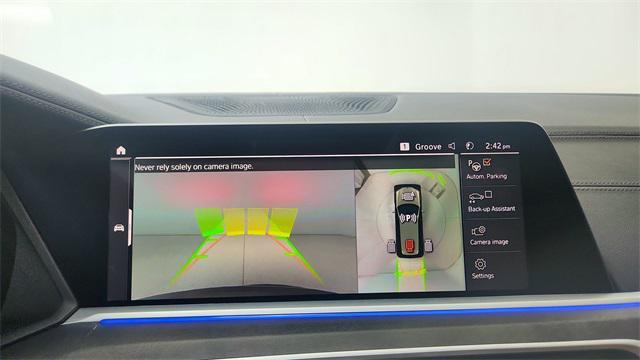 Photo of 2022 Manhattan Green Metallic BMW X7