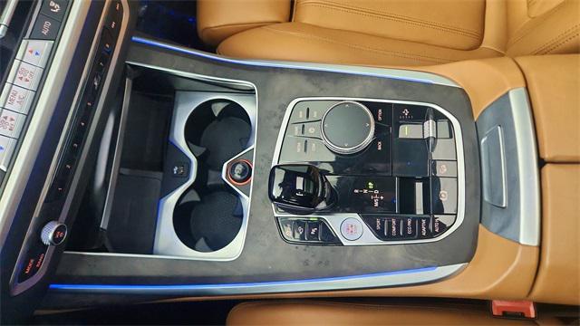 Photo of 2022 Manhattan Green Metallic BMW X7