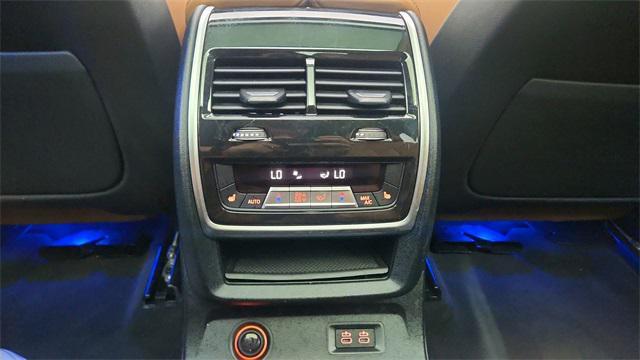 Photo of 2022 Manhattan Green Metallic BMW X7