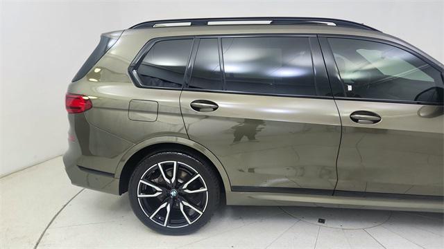 Photo of 2022 Manhattan Green Metallic BMW X7