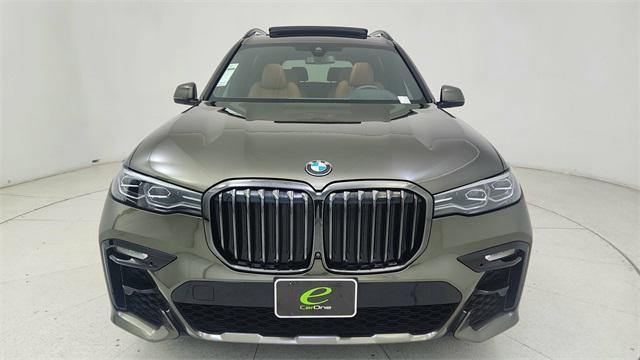 Photo of 2022 Manhattan Green Metallic BMW X7