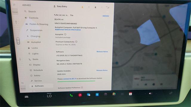 Photo of 2022 Pearl White Multi-Coat Tesla Model S