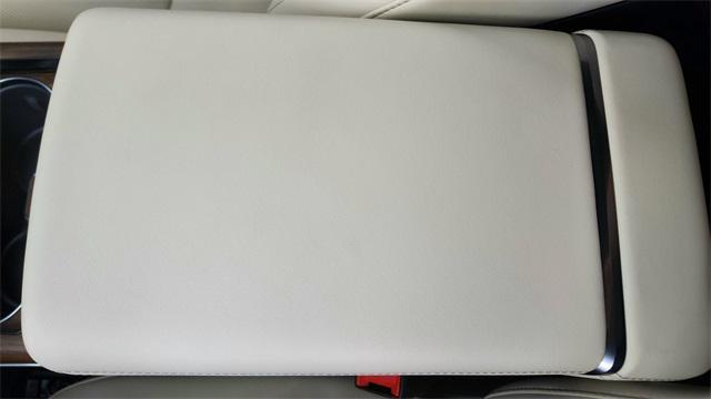 Photo of 2022 Pearl White Multi-Coat Tesla Model S