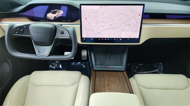 Photo of 2022 Pearl White Multi-Coat Tesla Model S