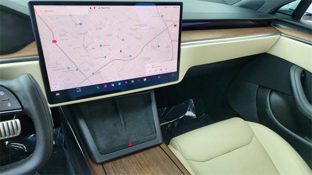 Photo of 2022 Pearl White Multi-Coat Tesla Model S
