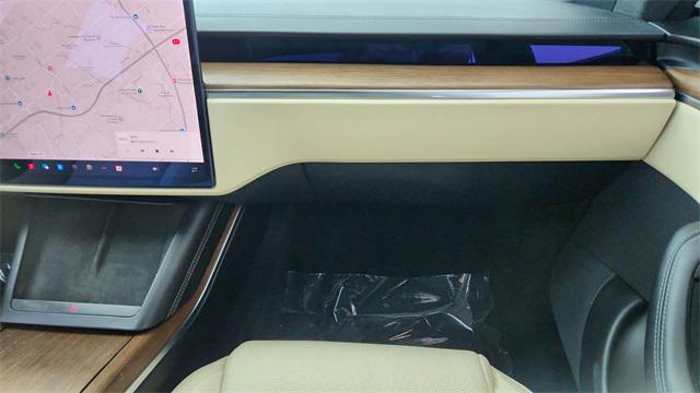 Photo of 2022 Pearl White Multi-Coat Tesla Model S