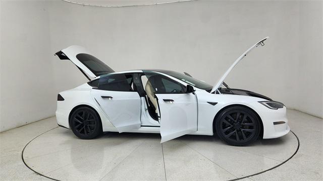 Photo of 2022 Pearl White Multi-Coat Tesla Model S