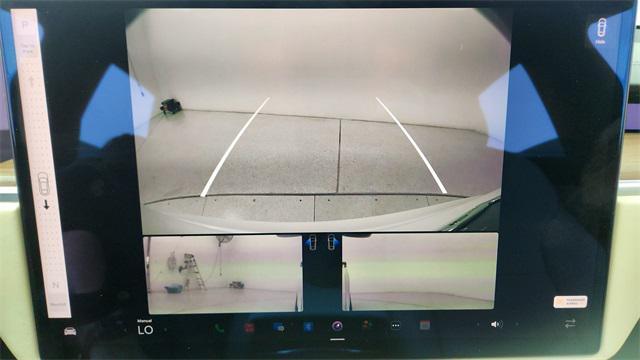 Photo of 2022 Pearl White Multi-Coat Tesla Model S