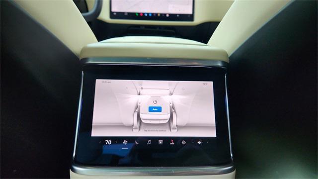 Photo of 2022 Pearl White Multi-Coat Tesla Model S