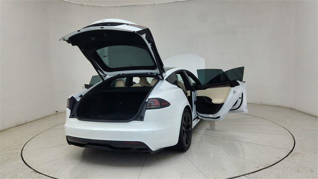 Photo of 2022 Pearl White Multi-Coat Tesla Model S