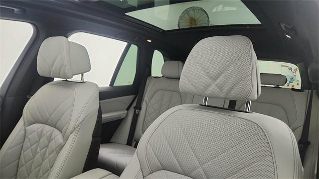 Photo of 2025 Skyscraper Grey Metallic BMW X5 PHEV