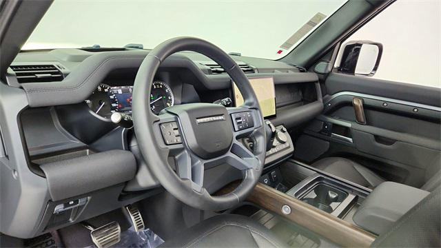Photo of 2023 Gray Land Rover Defender