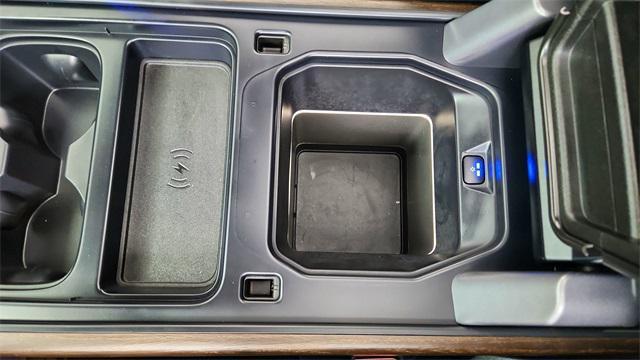 Photo of 2023 Gray Land Rover Defender