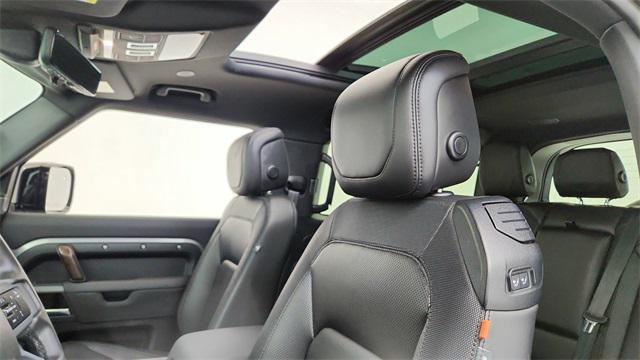 Photo of 2023 Gray Land Rover Defender