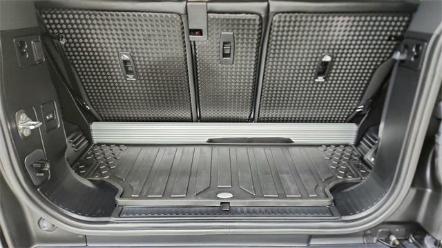 Photo of 2023 Gray Land Rover Defender