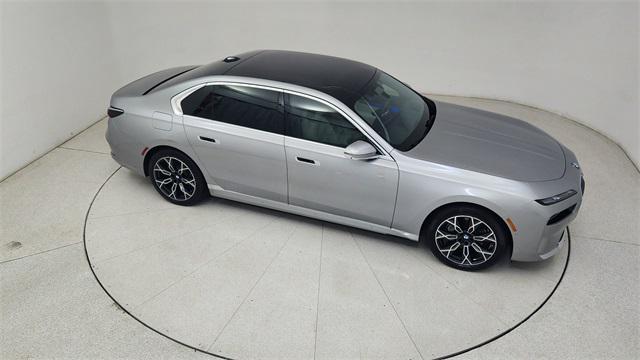 Photo of 2024 Space Silver Metallic BMW i7