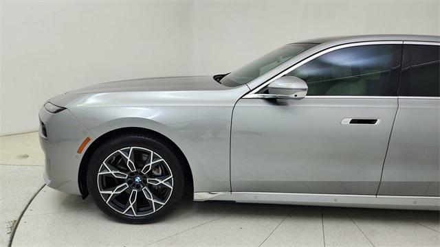 Photo of 2024 Space Silver Metallic BMW i7