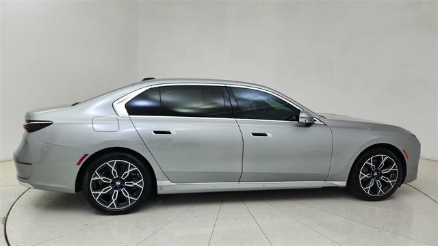 Photo of 2024 Space Silver Metallic BMW i7