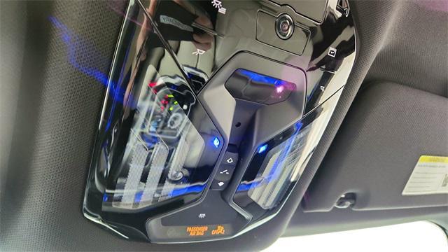 Photo of 2024 Space Silver Metallic BMW i7