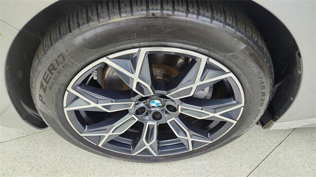 Photo of 2024 Space Silver Metallic BMW i7